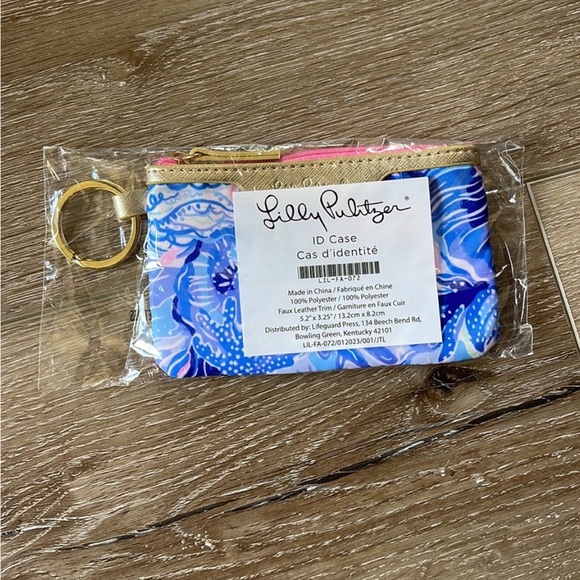 NWT Lilly Pulitzer ID Credit
Card Case (BOUTIQUE) - Picture 5 of 6